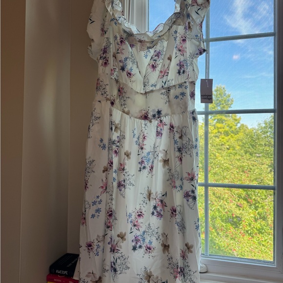 Unique Vintage Floral Patterned Dress - Picture 5 of 8